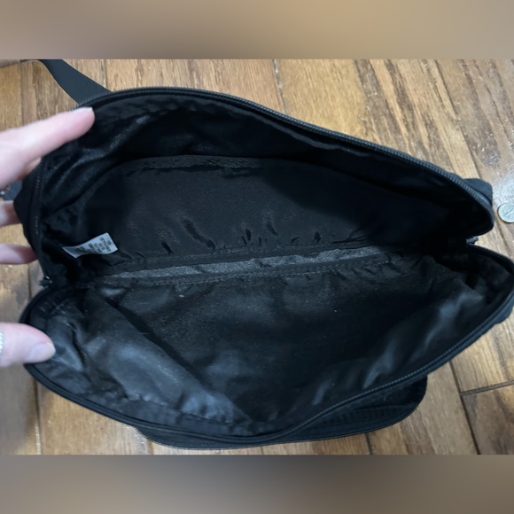 L.L. Bean Black Vintage Belt Bag - Picture 3 of 6